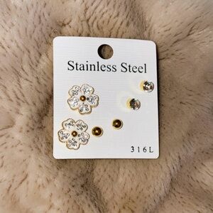 Gold and Ivory Flower Stud Earrings Set